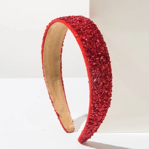 Serre-tête rembourré rouge élégant avec texture diagonale et cristaux scintillants fins