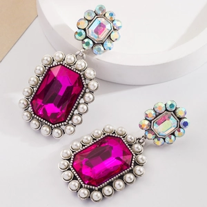 Détails de boucles d'oreilles bohèmes avec cristal rose, perles et strass multicolores