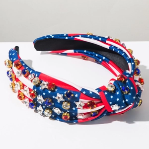 Détail du serre-tête drapeau USA avec perles cousues main et strass en étoile