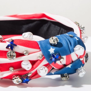 Détail du bandeau drapeau américain avec perles cousues main et cristaux d'étoiles