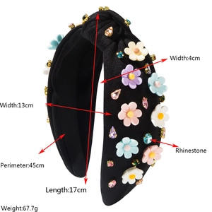 Détails du serre-tête baroque à fleurs et strass montrant le poids et la largeur de 4 cm