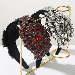 Baroque Vintage Padded Headband For Women Luxurious Rhinestone Flower Hair Band Velvet Party Wedding Hair Accessories