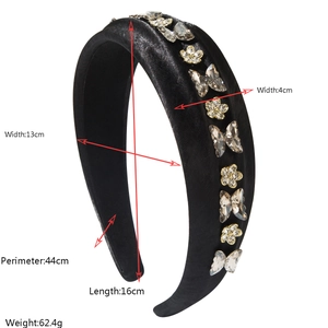 Vue détaillée du serre-tête en velours noir avec dimensions de largeur, longueur et poids