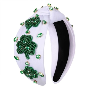 St. Patrick's Day Kleeblatt Haarreif mit handgenähten Perlen und Strass auf weißem Stoff