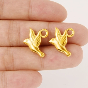 Gold bird pendant made of 304 stainless steel for DIY jewelry making accessories
