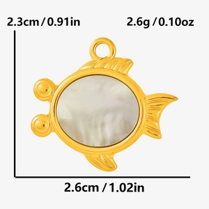 Vue détaillée du pendentif poisson en acier 304 avec nacre et dimensions du produit