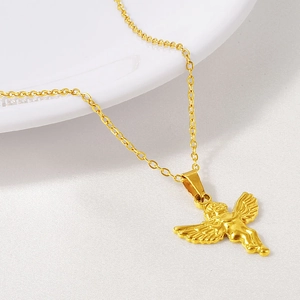Collier Pendentif Ange Minimaliste en Acier Inoxydable 304 pour Femmes Plaqué Or 18K Cupidon Bijoux Mode Rétro Français