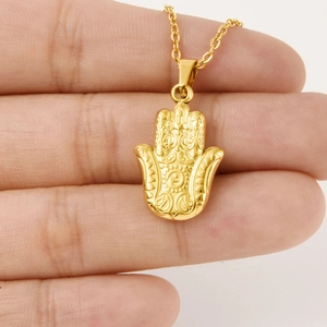 Elegant 304 stainless steel Hamsa hand pendant necklace with gold plated floral engraving