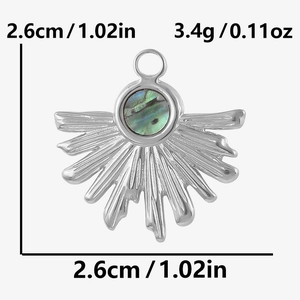 Détail macro du pendentif soleil avec nacre d'abalone, taille 2,6 cm et poids 3,4 g