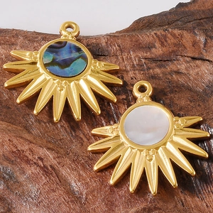 Détails de pendentifs soleil en acier 304 avec incrustations d'abalone et de nacre