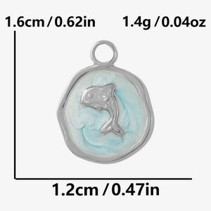 Détails du pendentif dauphin de 1,6 cm avec émail bleu et dimensions en acier inoxydable