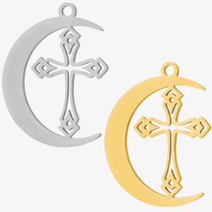 Makroaufnahme von Halbmond Anhänger mit hohlem Kreuzdesign aus Edelstahl in Gold und Silber