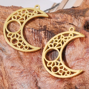 Goldener 304 Edelstahl Mondanhänger mit filigranem Blumenmuster für DIY Schmuckherstellung