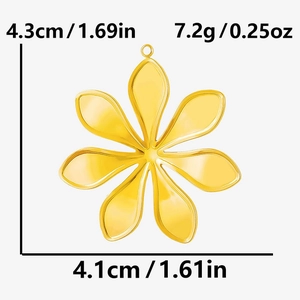 Detailed view of gold stainless steel flower pendant with dimensions 4.3x4.1cm