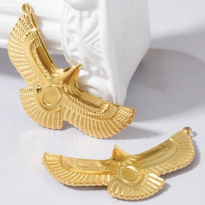 3D eagle bird pendant in 18k gold plated 304 stainless steel with detailed wing texture