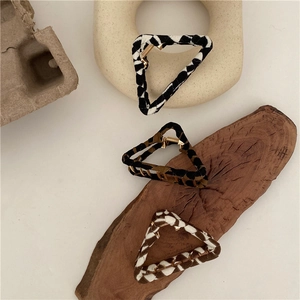 Elegant triangular hair claw clips set with leopard print and checkered fabric wrapping