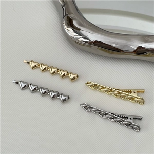 Set di fermagli per capelli minimalisti con cuore e catena in oro e argento