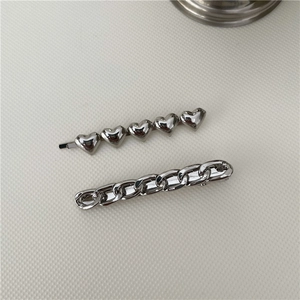 Set di fermagli per capelli minimalisti con cuore e catena in argento per donna