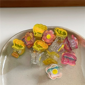 Barrettes à cheveux fleurs et coquillages colorés en plastique iridescent clair