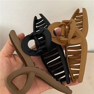Lot de grandes pinces à cheveux mates noires et kaki avec design antidérapant