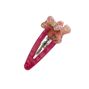 Barrette à cheveux ours en résine rose avec motif marbré et pierre de cristal cœur