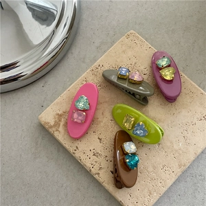Barrettes à cheveux ovales colorées en résine avec strass en cœur et pince bec de canard