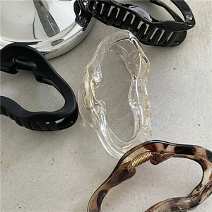 Elegant Irregular Wave Hollow Hair Claw Clip For Women Durable Plastic Matte Shiny Leopard Pattern Large Hair Accessories