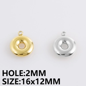 Macro-opname van 16x12mm goud en zilveren donut-hangers met 2mm gat detail