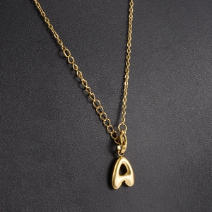 Gepolijste 18K gouden bubble letter A hanger ketting van duurzaam 304 roestvrij staal