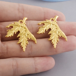 Minimalist 18k gold plated 304 stainless steel leaf pendants with detailed veins for DIY