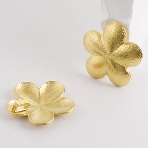 Strukturierter Anhänger 304 Edelstahl 18k vergoldet Fünfblatt-Blume im matten Gold-Look