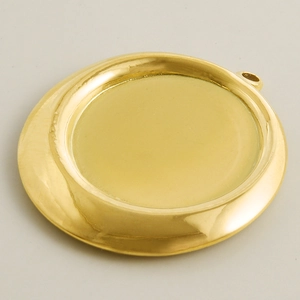 Detailed view of round gold-plated 304 stainless steel pendant setting for DIY jewelry