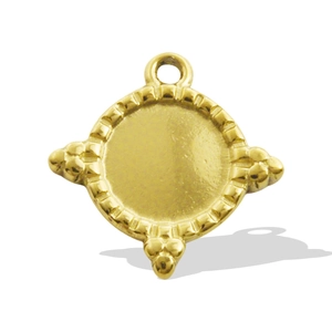 Detail of a 304 stainless steel gold rhombus pendant with vintage embossed edges