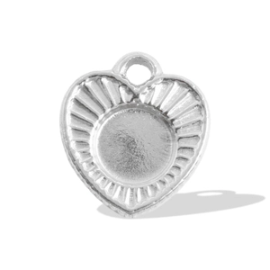 Detailweergave van de 304 roestvrijstalen hartvormige hanger voor het maken van sieraden