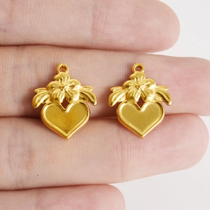 Pendentif coeur en acier inoxydable 304 doré avec détails floraux pour bijoux DIY