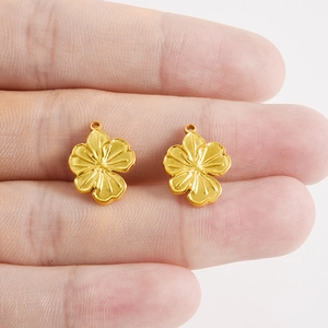 304 stainless steel gold flower pendants with five-petal design and matte texture