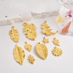 Pendentifs Fleur Feuille en Acier Inoxydable 304 pour Fabrication de Bijoux DIY Breloques Botaniques Plaqués Or 18K