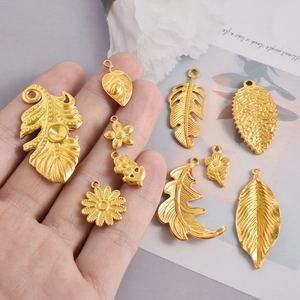 Pendentifs en acier doré en forme de fleurs et feuilles pour bijoux DIY et colliers