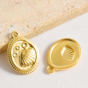 18k gold plated 304 stainless steel shell pendant necklace charm with embossed detail