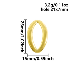 Vue détaillée du pendentif ovale en acier doré avec dimensions et spécifications de poids