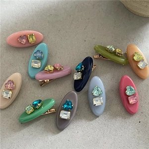 Barrettes à Cheveux Colorées avec Strass Cœur Géométriques Ovales en Résine Acrylique Pince Bec de Canard pour Frange Accessoires Cheveux Mode