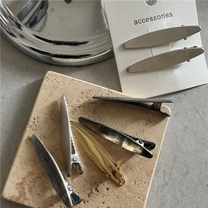 Lot de barrettes minimalistes en alliage brossé doré et argenté sur pierre