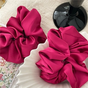 Vibrant Magenta Satin Haargummis Set mit seidiger Textur für elegante Frisuren