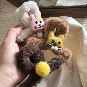 Pince à Cheveux en Peluche Mignonne Avec Animal en Feutre de Laine Panda Lapin pour Femmes Filles Mode Automne Hiver Accessoires Cheveux