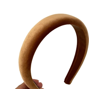 Classic camel velvet padded headband with a thick sponge design for a vintage hair look