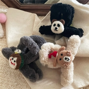 Détails des pinces à cheveux en peluche avec têtes de panda, chien et poupée en feutre