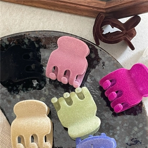 Set di mollette per capelli floccate in vari colori autunnali per acconciature eleganti