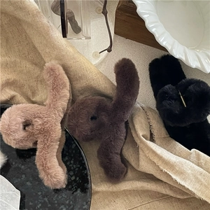 Faux rabbit fur plush hair claws in pink, brown and black for elegant autumn winter styles