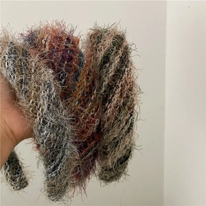 Diadema de felpa con rayas de colores de estilo étnico con relleno de esponja