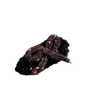 Barrette à cheveux avec nœud en tricot fait main en café et noir au style vintage